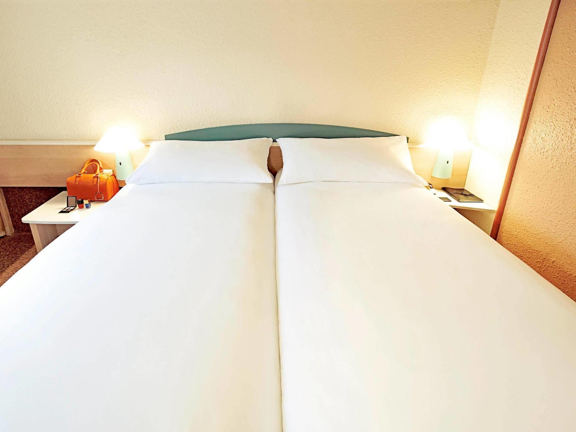Ibis Archamps Porte De Geneve Zewnętrze zdjęcie
